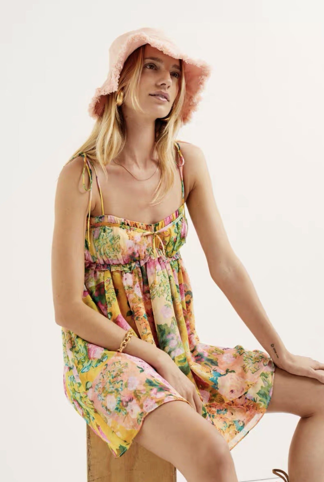 Shoulder lace-up halter dress