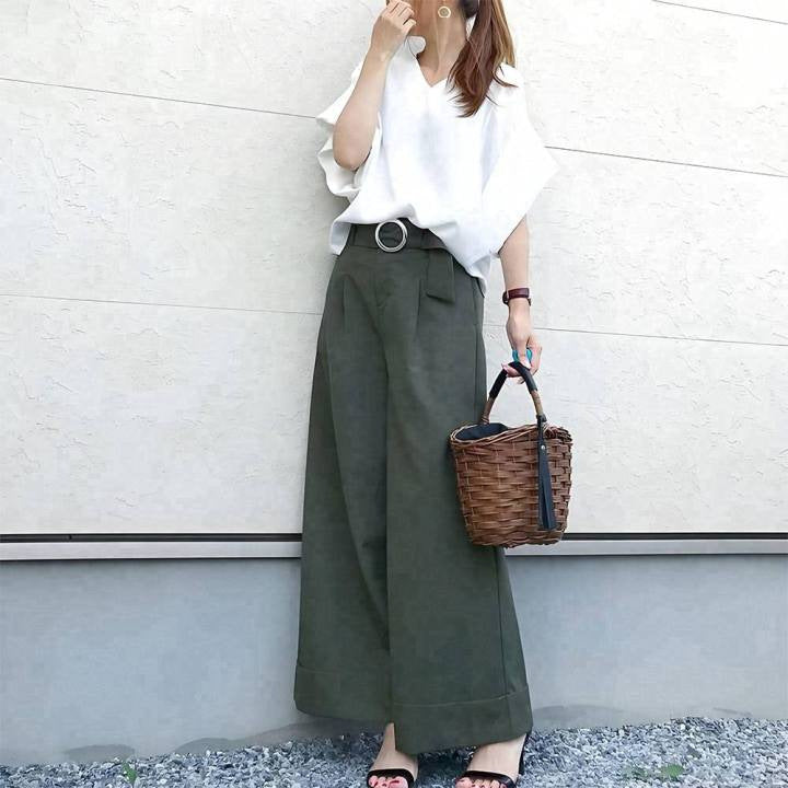 Two-piece set of wide-leg trousers with a belt