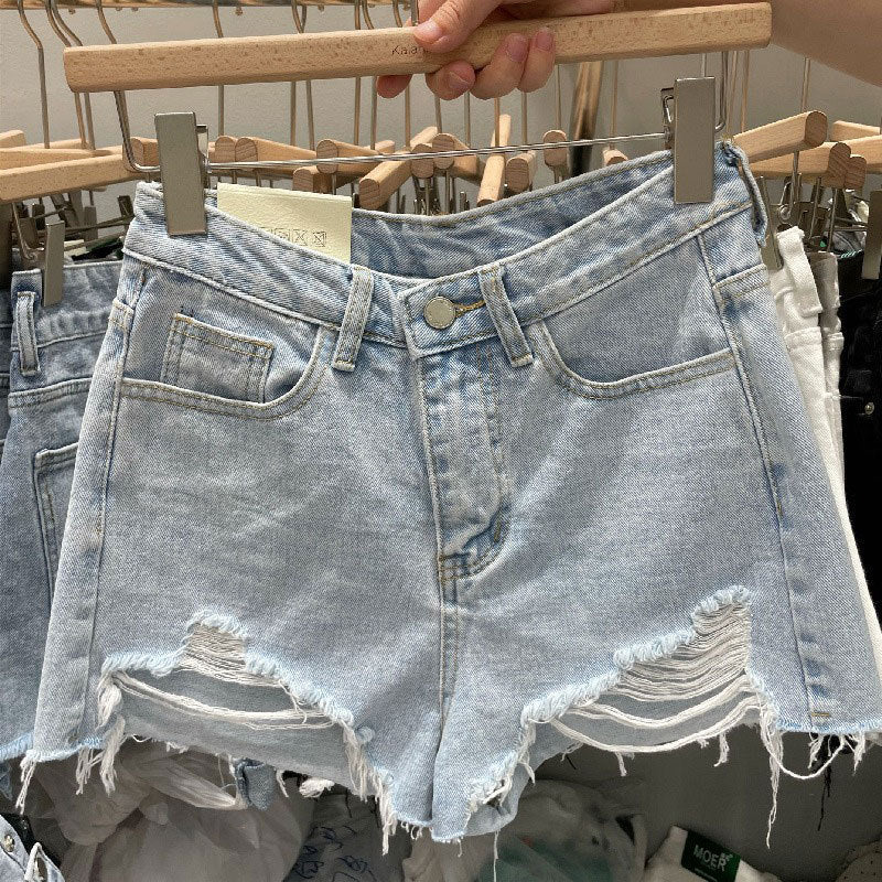Women's fringed denim shorts