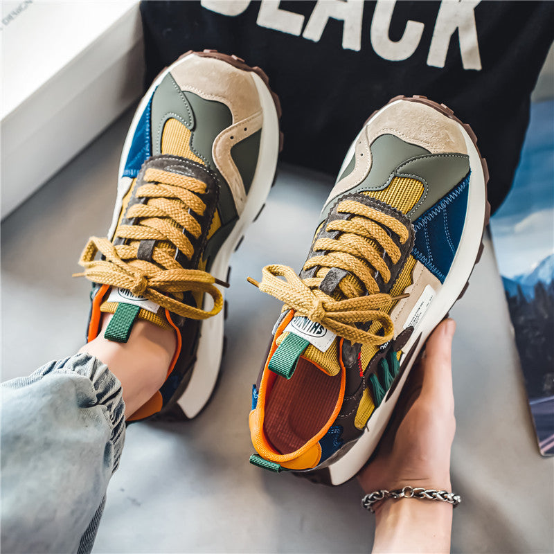 Low-top casual sneakers