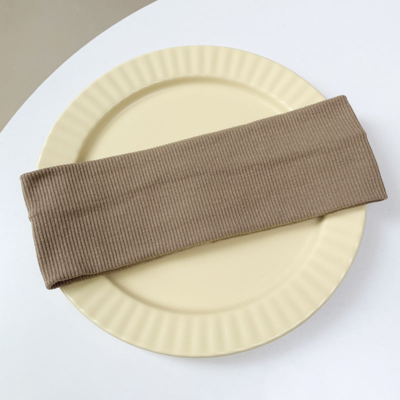 Wide-brimmed elastic hair band