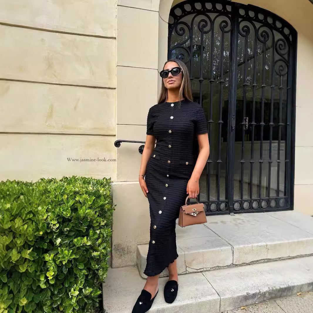 Retro fitted knitted short-sleeved dress