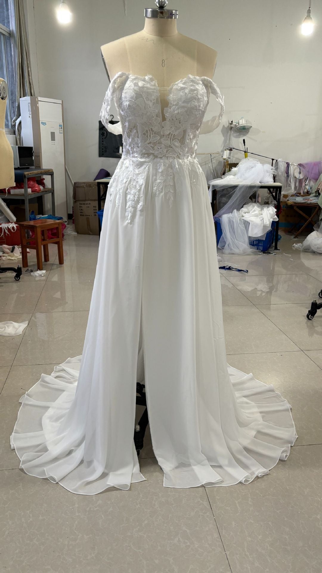 Elegant Deep V-Neck Backless Lace Tail Dress