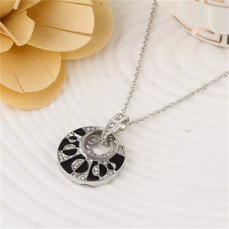 Crystal jewelry set by Glamytek