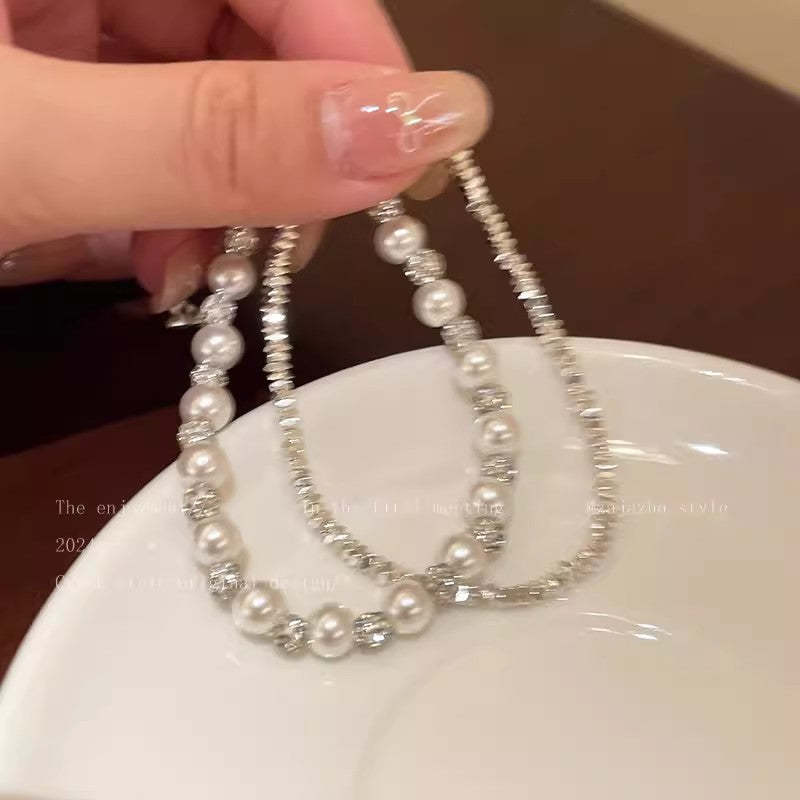 Elegant Pearl and Crushed Silver Beaded Bracelet