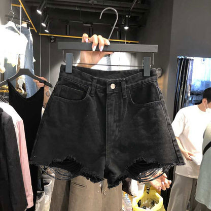 Women's fringed denim shorts