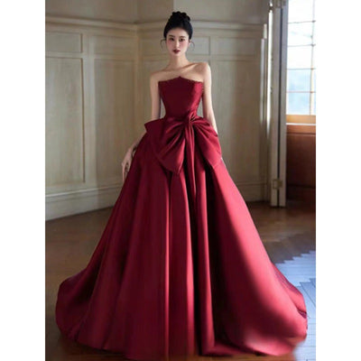 Evening dress in wine red strapless satin by Glamytek