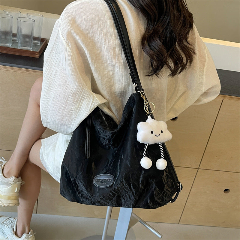 Fashionable and high-quality single-shoulder bag by Glamytek