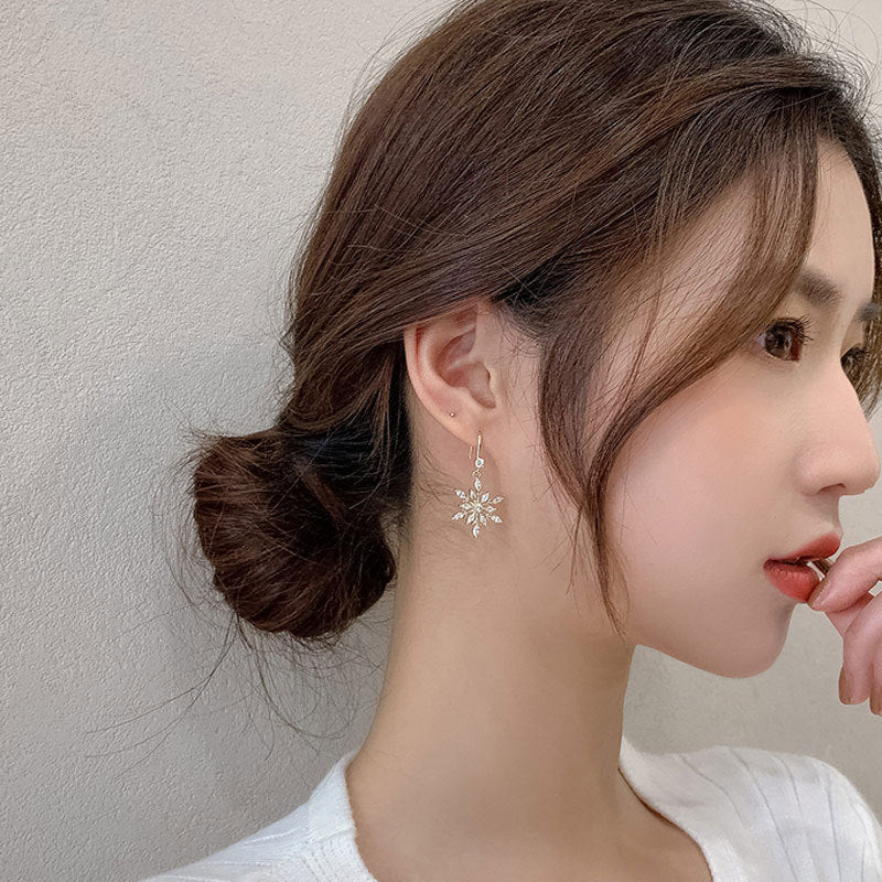 Autumn Winter Cute Jewelry Snowflake Earrings Zircon Shining Diamond by Glamytek
