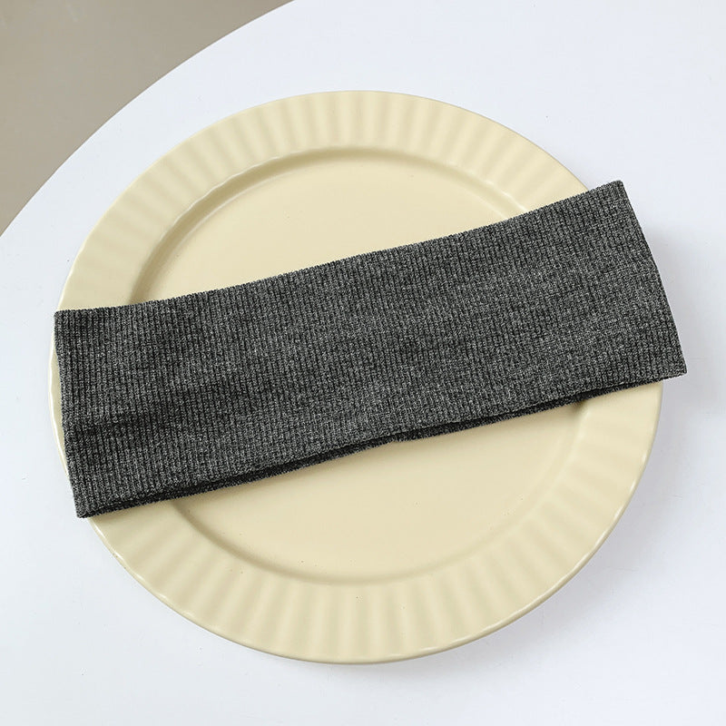 Wide-brimmed elastic hair band
