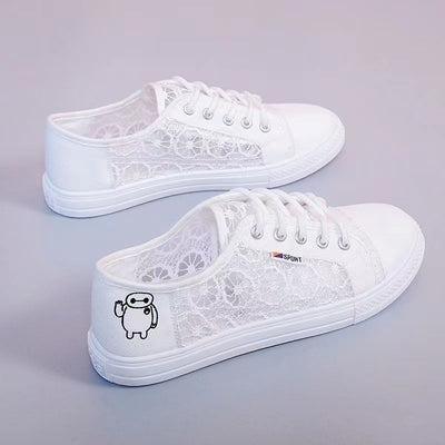 Women in flat lace canvas shoes