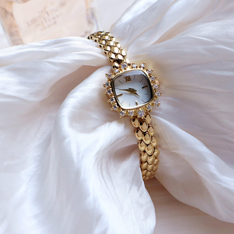 Fashionable fine-chain quartz square watch for ladie