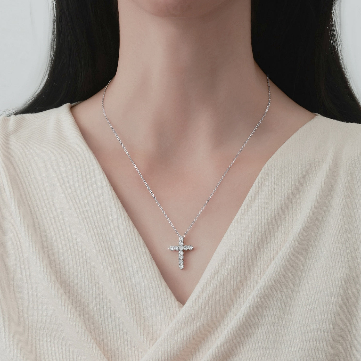 Cross Pendant Necklace "