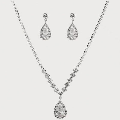 Elegant Bridal Necklace and Bracelet Set.