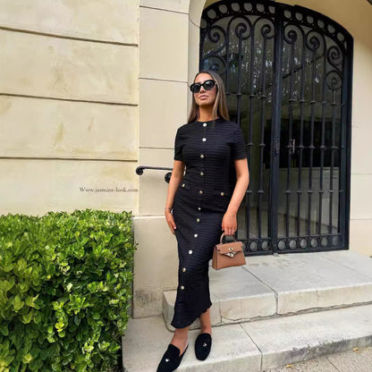 Retro fitted knitted short-sleeved dress