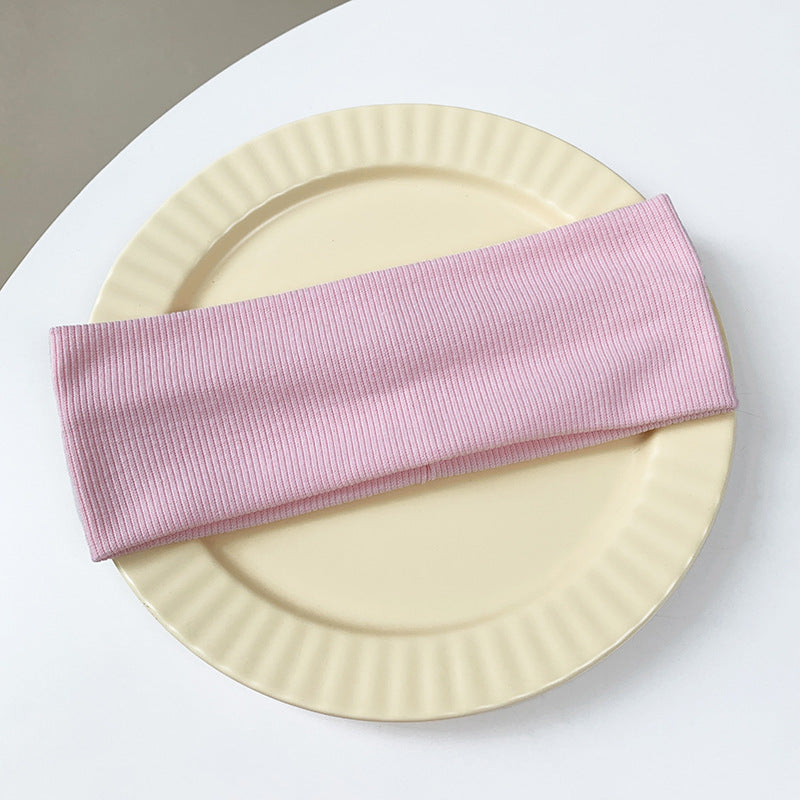 Wide-brimmed elastic hair band