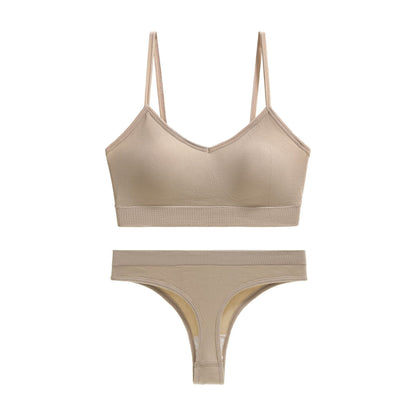 A bra set without underwire