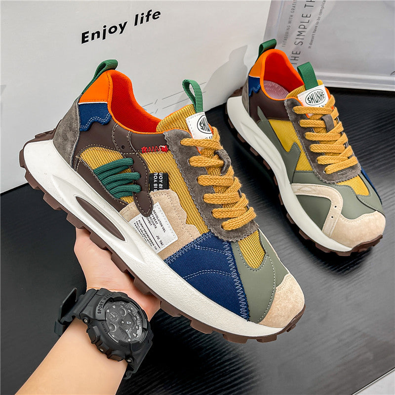 Low-top casual sneakers