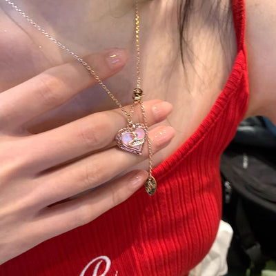 Heart-shaped Saturn necklace
